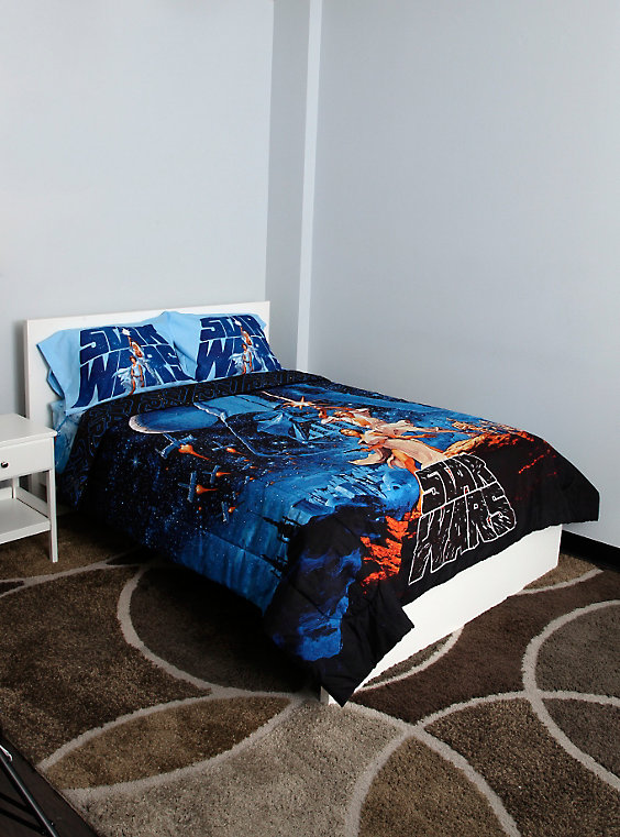 Hot topic disney 2025 bedding