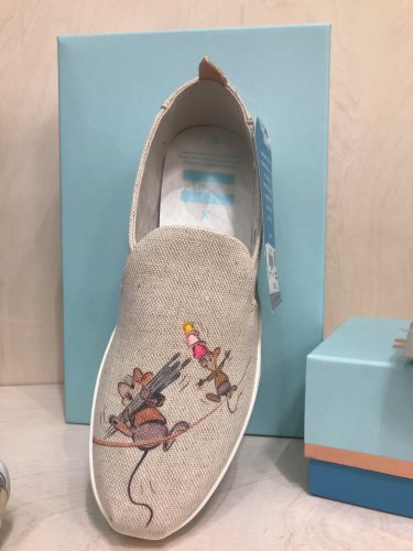 Disney springs toms sale