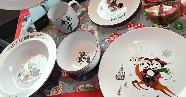 Mickey Holiday Dinnerware