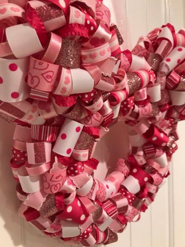 DIY Disney Valentine's Day wreath - Disney in your Day