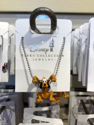 Disney goofy store necklace