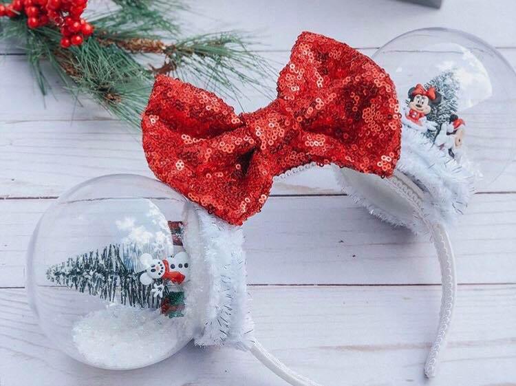 Snowglobe Minnie Mouse Ears