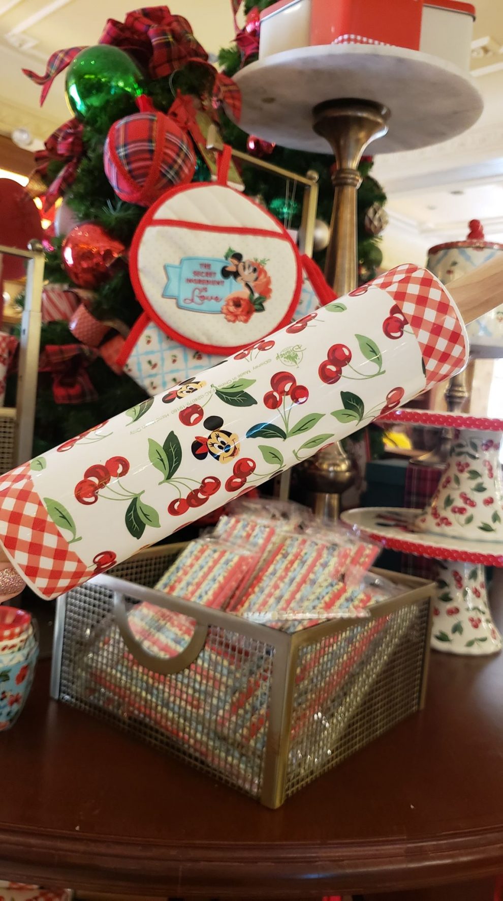 These Minnie Kitchen Accessories Are The Cherry On Top Of Any Home   79318440 2579861048910031 4722482495193350144 N 990x1771 