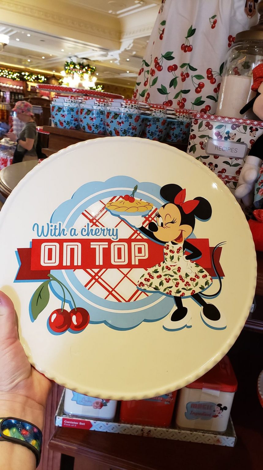 These Minnie Kitchen Accessories Are The Cherry On Top Of Any Home
