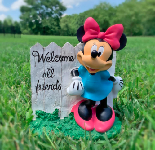 Minnie Welcome Garden Statue