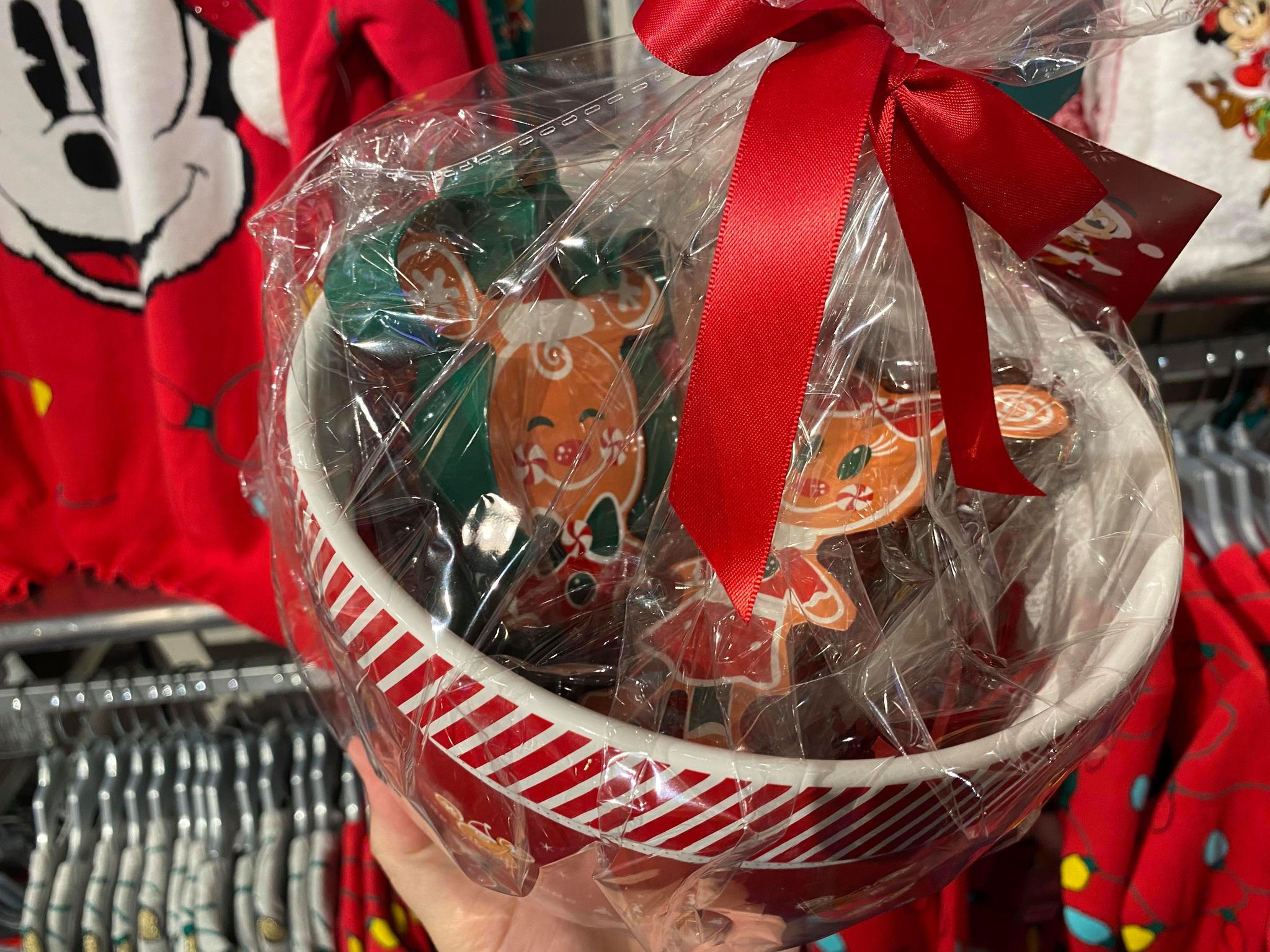 The New Disney Holiday Mixing Bowl Set Mixes Up Some Magic Decor