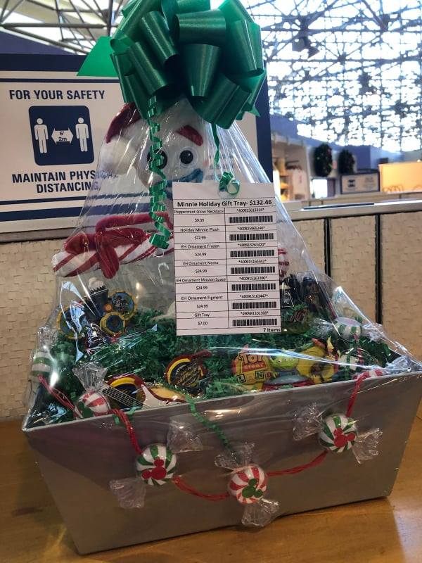Disney Holiday Gift Baskets Add Festive Magic to Your Trip! News The Disney Fashionista
