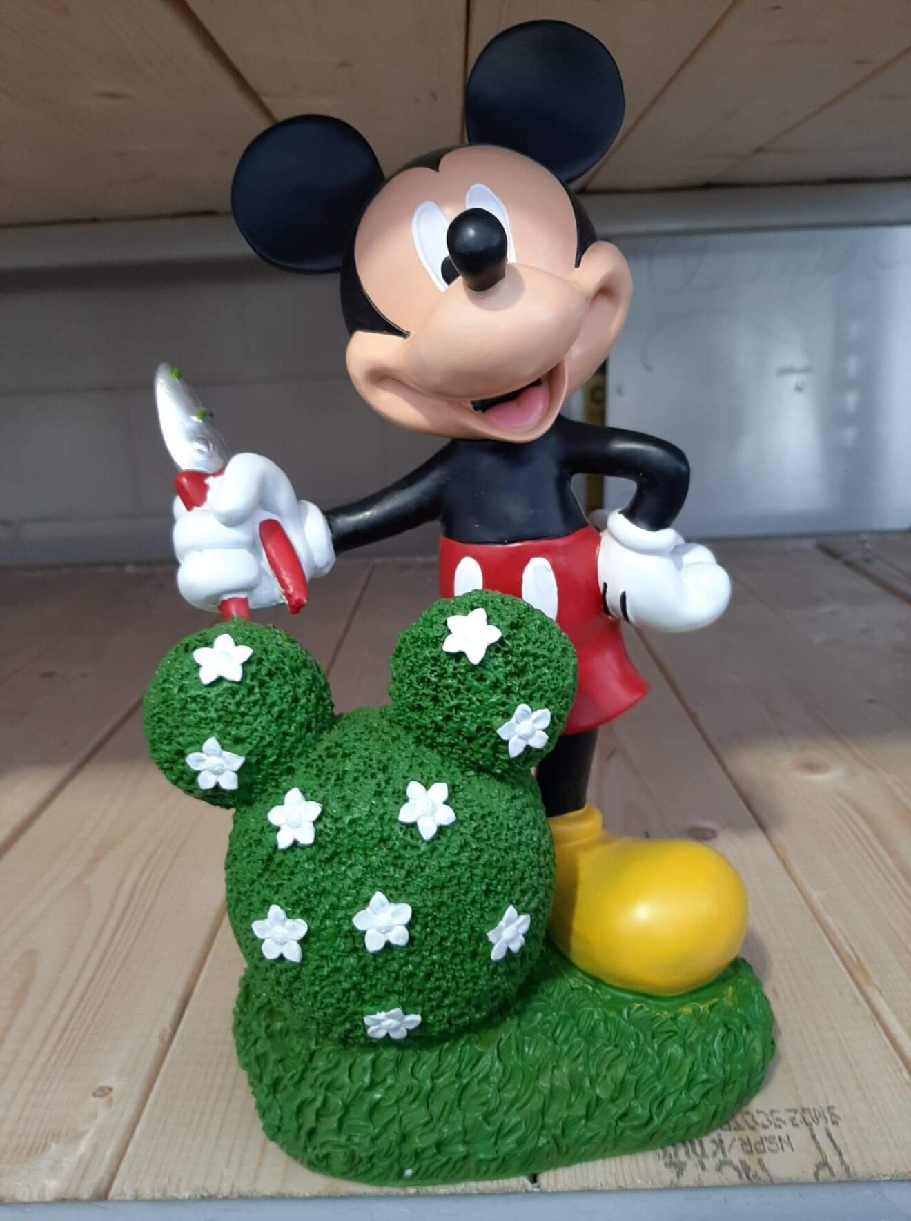 mickey minnie statue