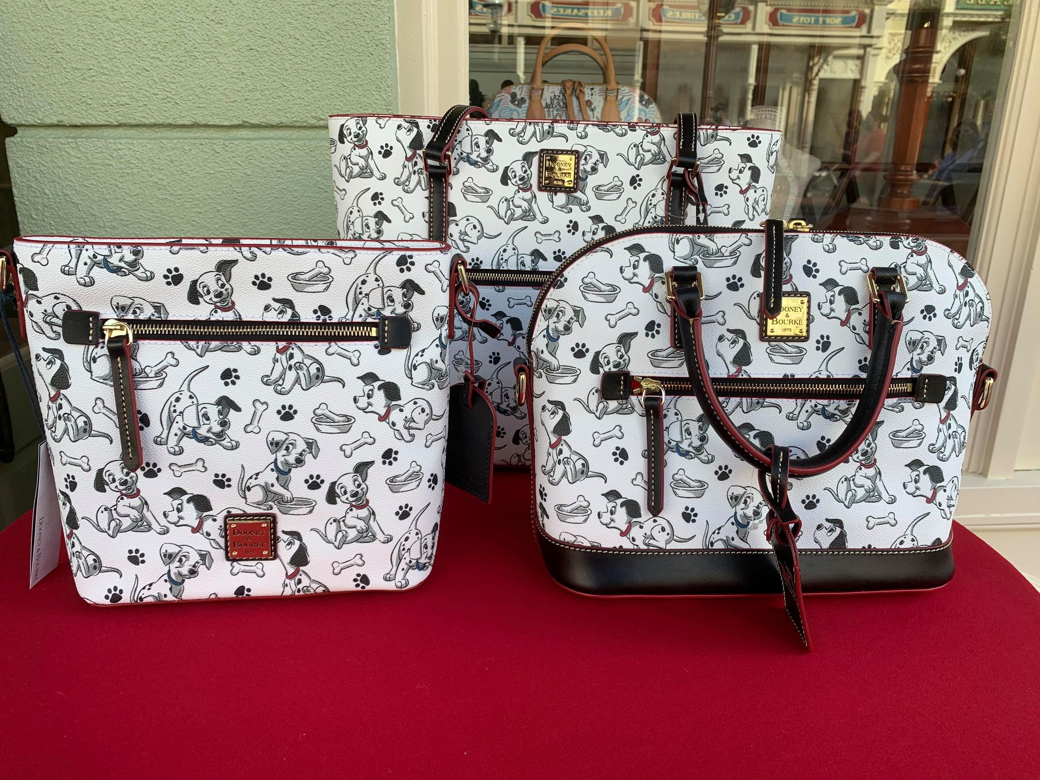 2021 shopdisney cruella collection tote bag 