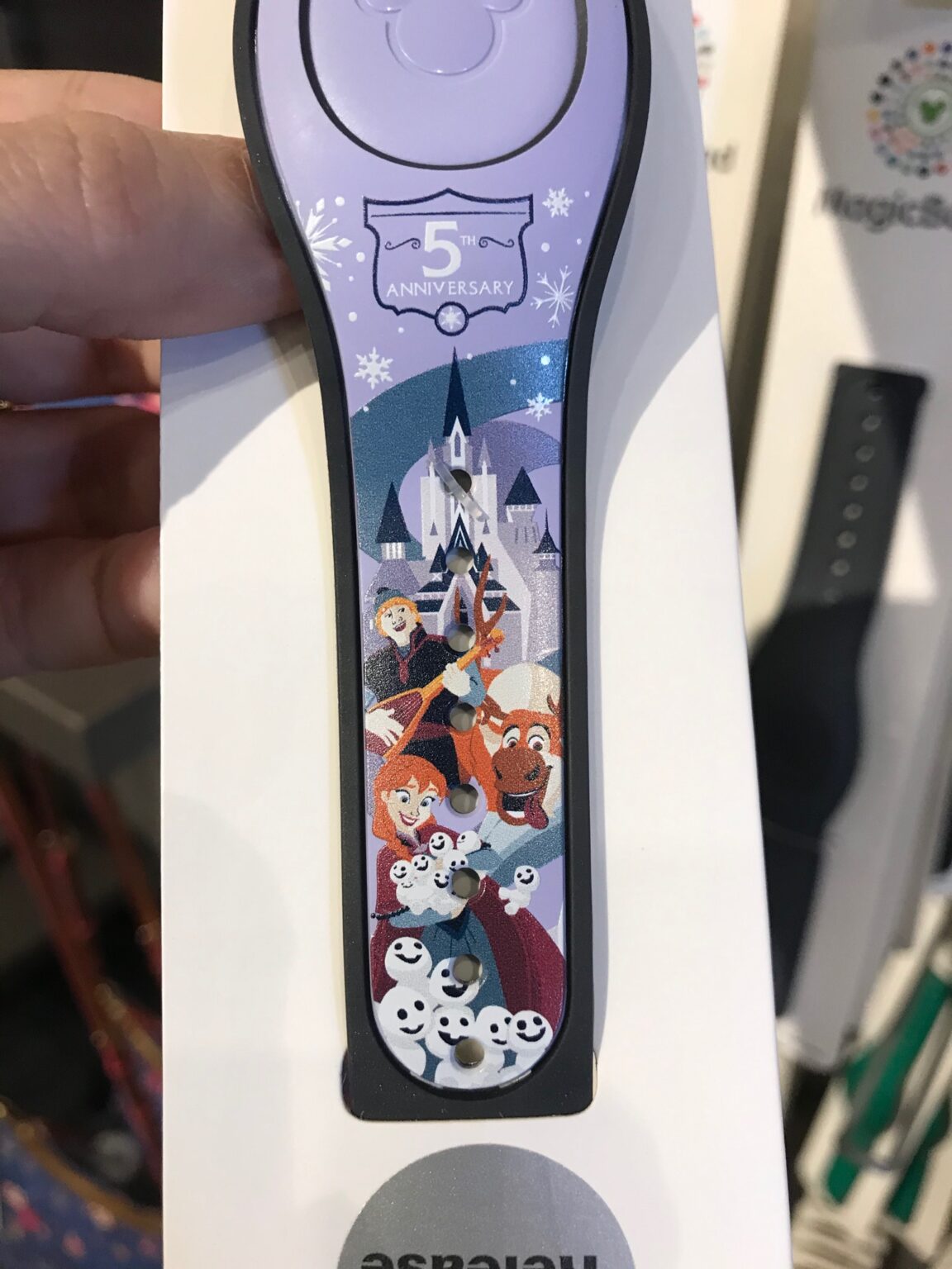 Three New Disney MagicBands Arrive at Disney World!