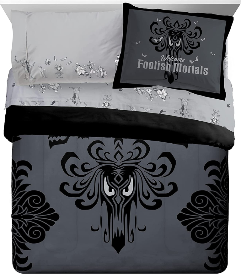 Disney Discovery- Haunted Mansion Wallpaper Bedding