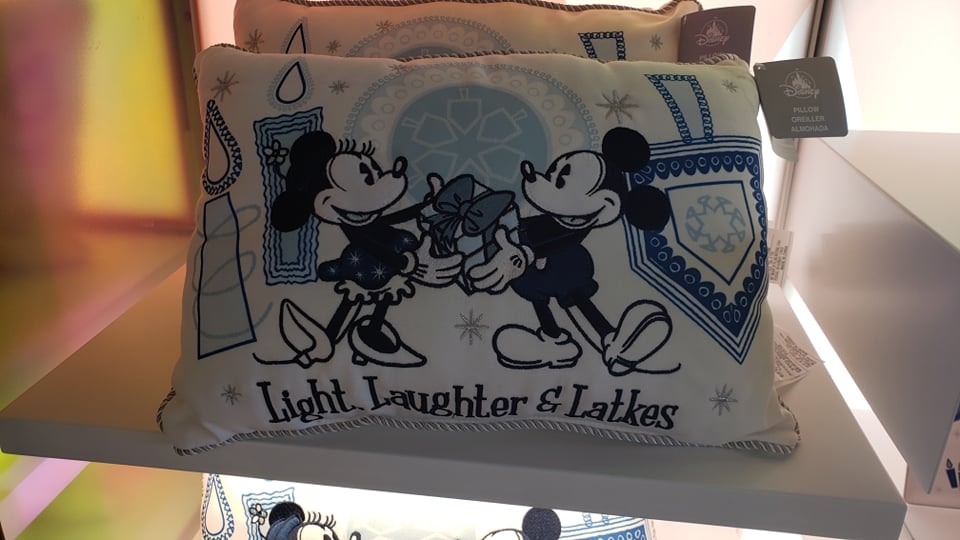 Disney Mickey and Minnie Chanukah Light Laughter and Latke Kitchen Towel  Set New 