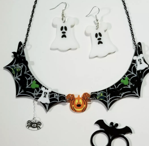 Don't Be Scared! Celebrate Halloween Now With This Spiderweb Necklace ...