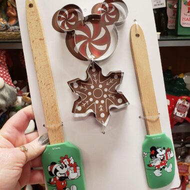 These Disney Baking Accessories