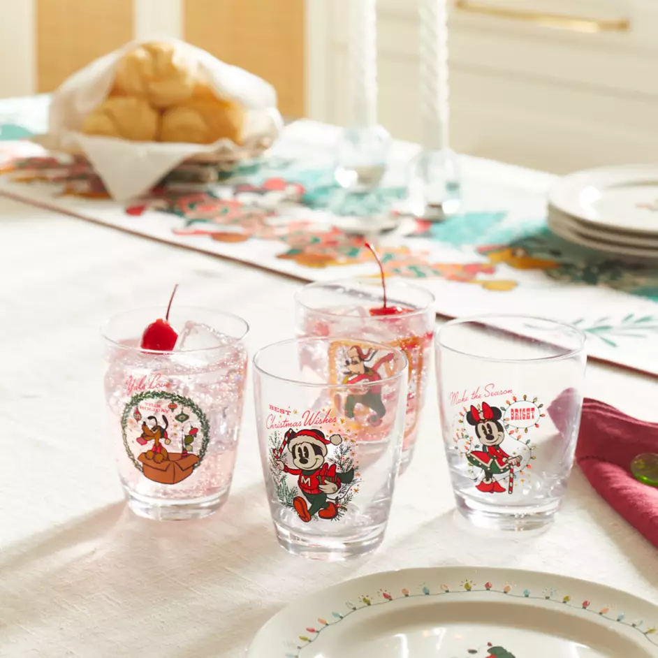 Set A Festive Table With The Mickey Mouse & Friends Christmas ...