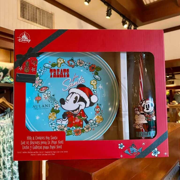 The 2022 Aulani Holiday Merchandise Puts A Tropical Twist On Christmas - clothes