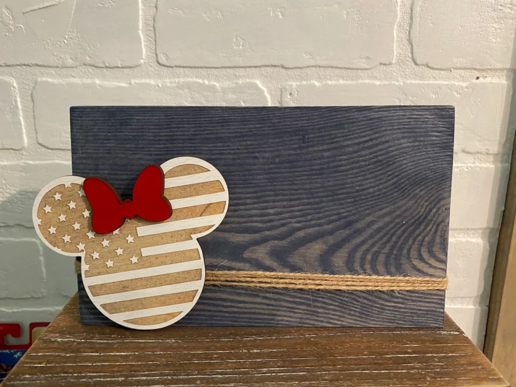 You Will Fall In LOVE With This Mickey Mouse Inspired Sign - Discovery 