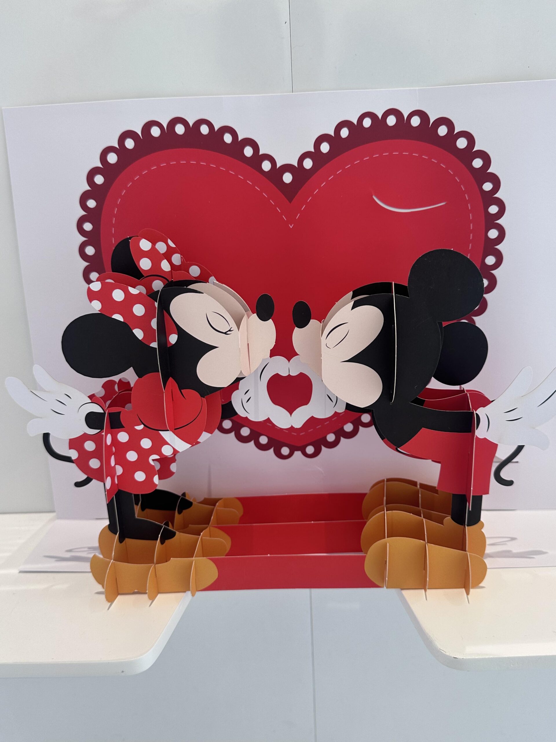 Disney's Mickey & Minnie Heart-to-Heart Pop-Up Card – Lovepop