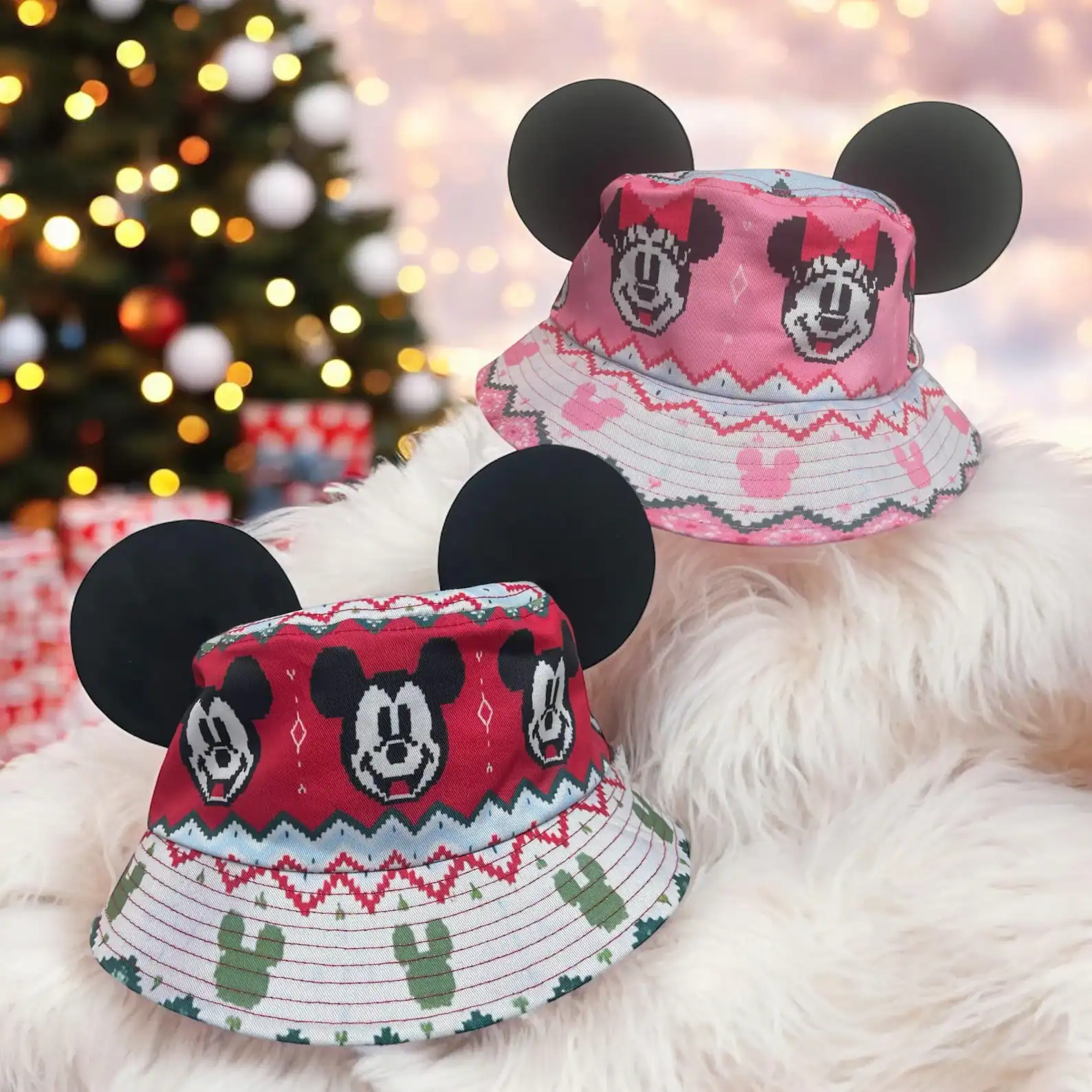 Cozy Up for the Season With Mickey & Minnie Mouse Bucket  display picture 1