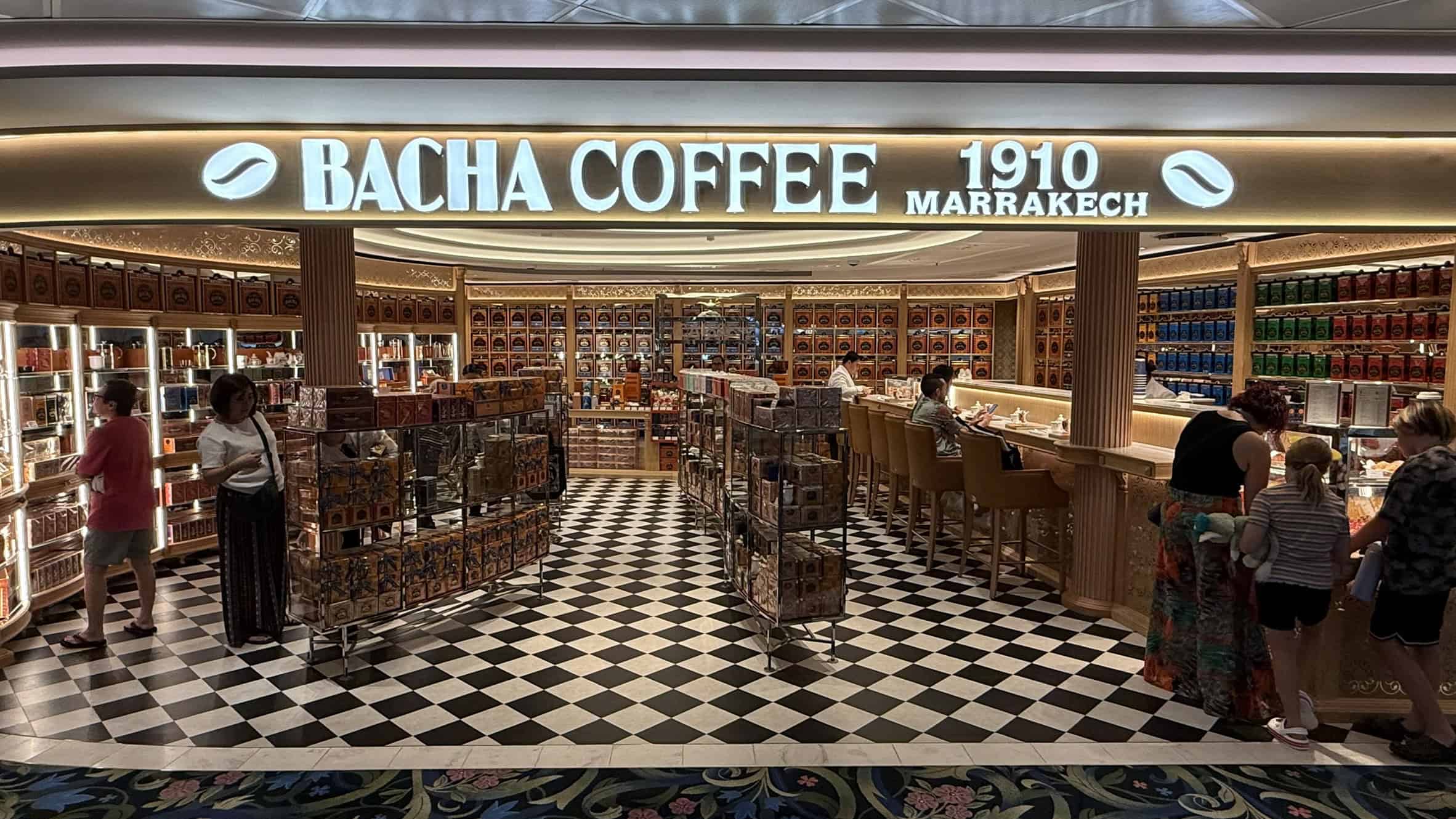 BACHA COFFEE ディズニークルーズアドベンチャー We tried Bacha Coffee on the Disney Adventure! - Travel -